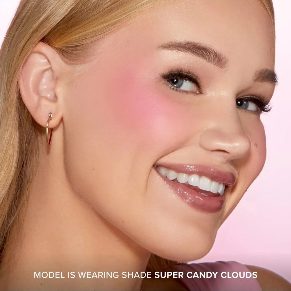 2F ‘Super Candy Clouds’ Cloud Crush Blurring Powder Blush